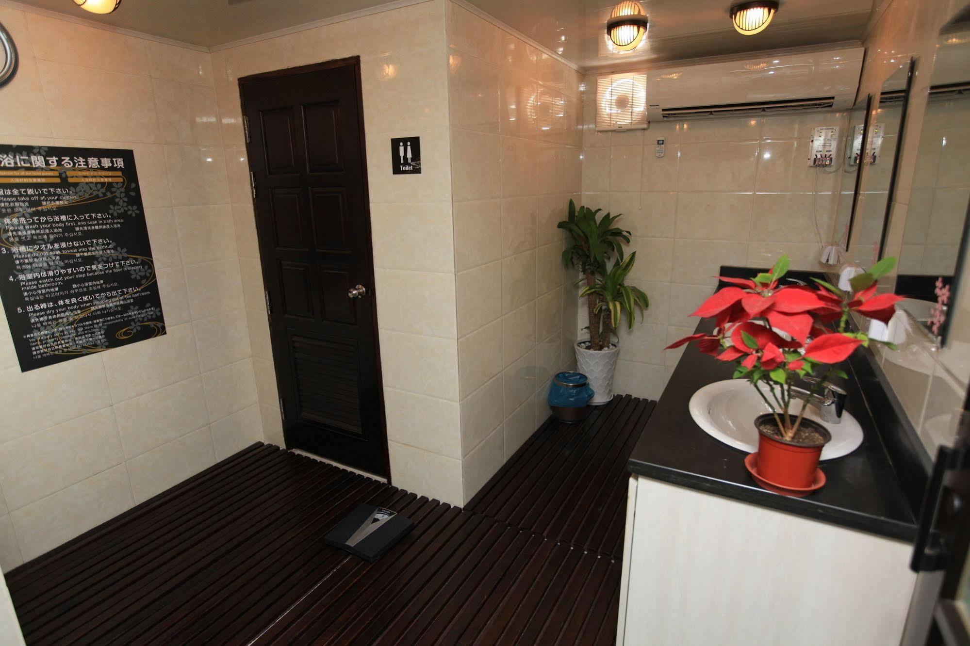 Super Hotel Yangon Ngoại thất bức ảnh